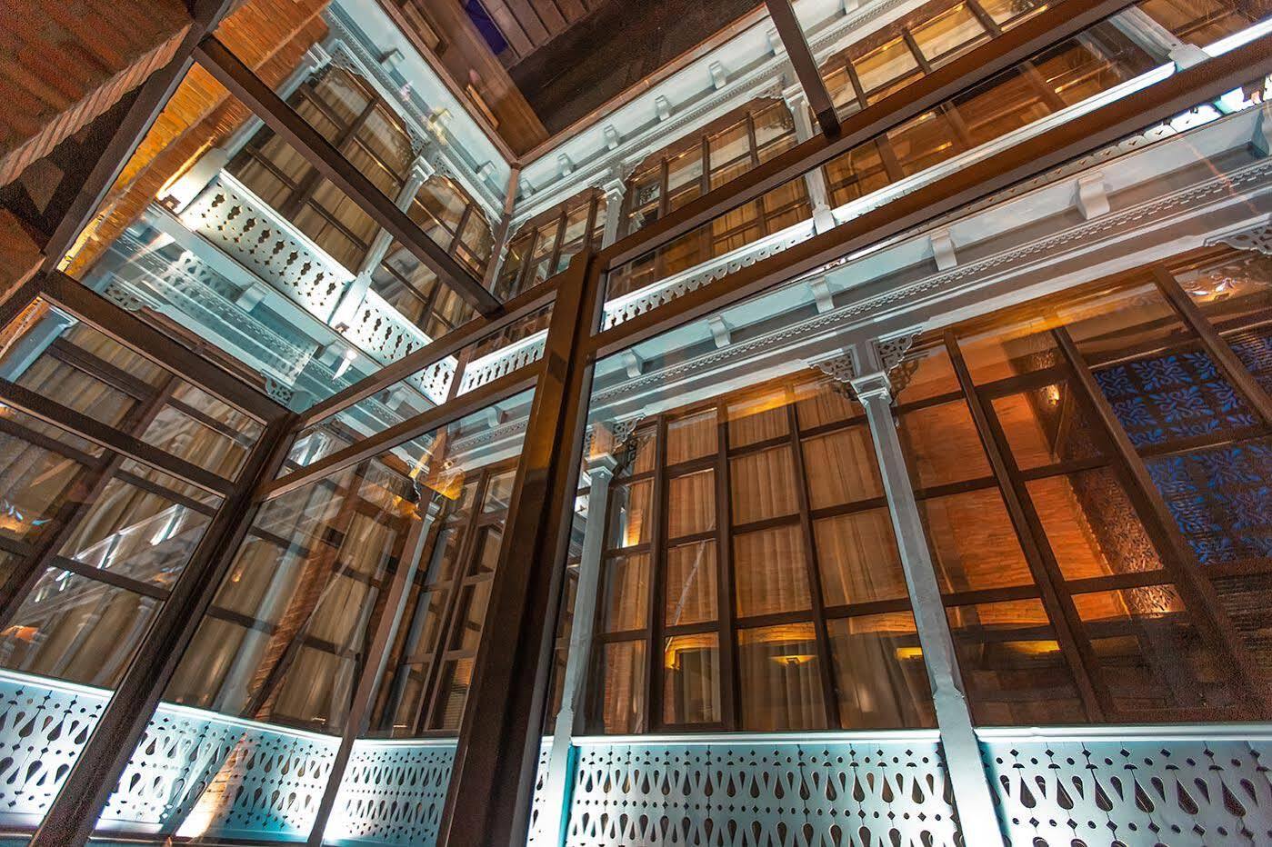 Royal Inn Tbilisi Eksteriør billede