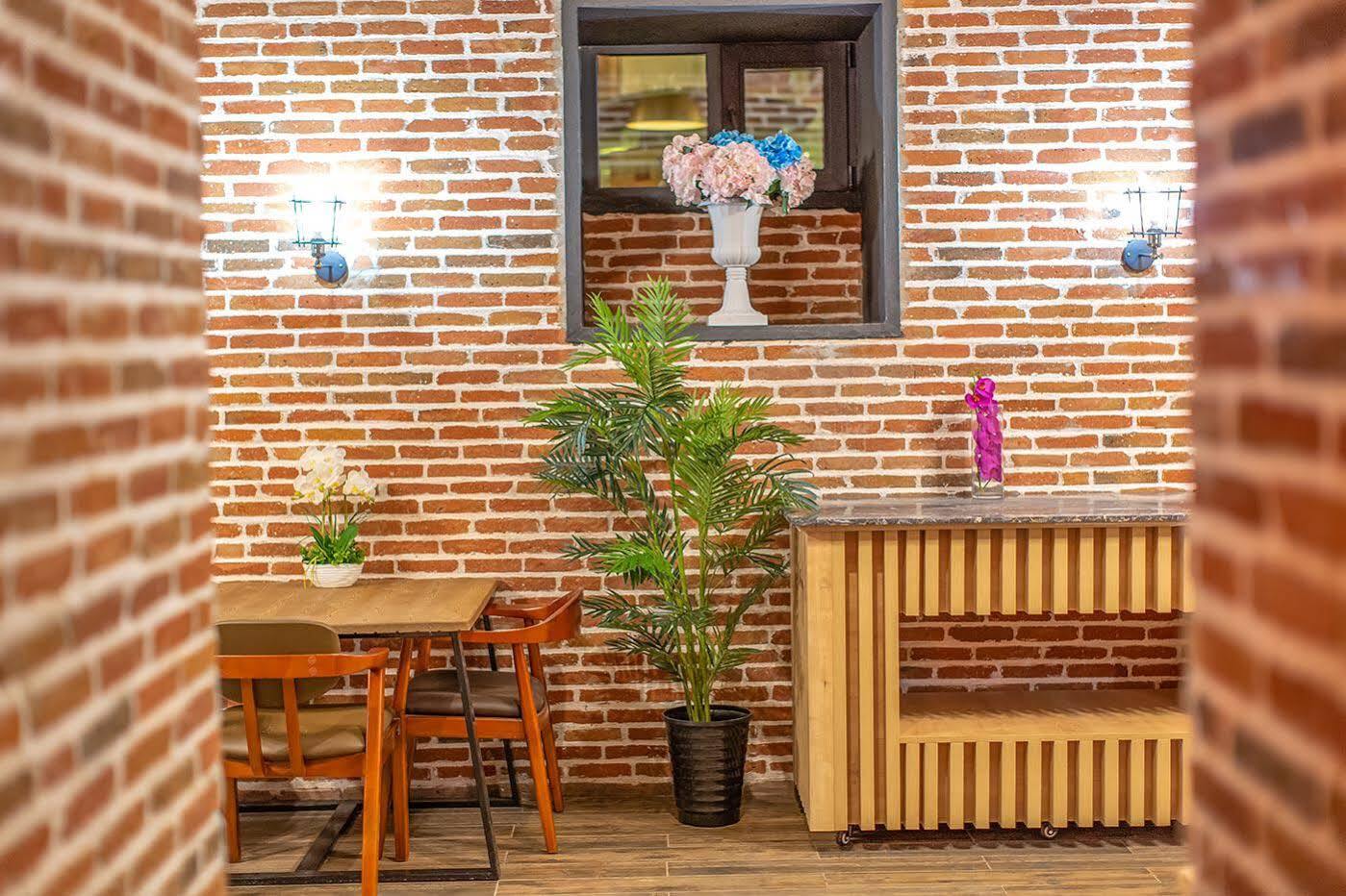 Royal Inn Tbilisi Eksteriør billede
