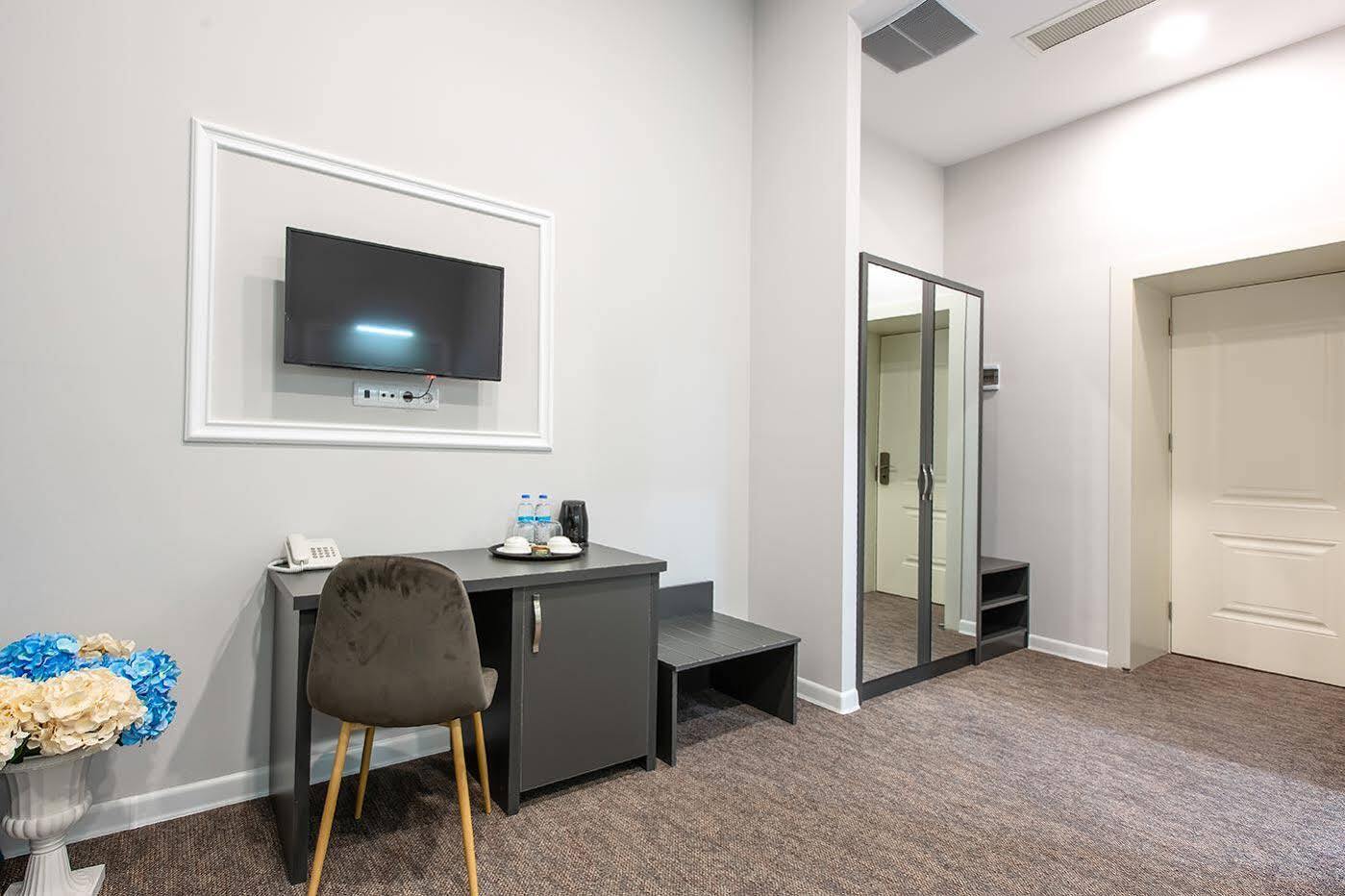 Royal Inn Tbilisi Eksteriør billede